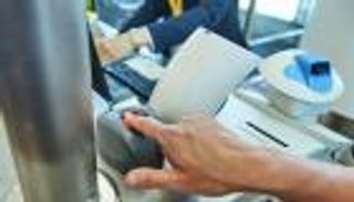 بصمة الإصبع.. جواز مرورك لزيارة أوروبا