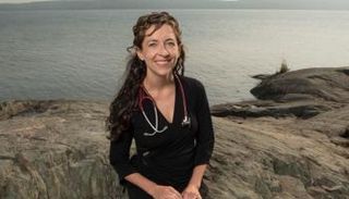 الدكتورة كورتني هوارد