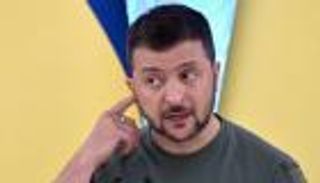 زيلينسكي "يعترف" من براغ.. هل فشل الهجوم المضاد؟