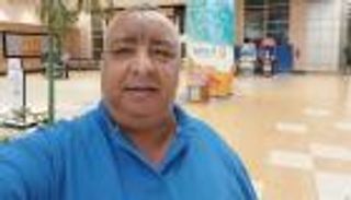 قصة فنان مصري رفضت أمه رؤيته في طفولته.. اللقاء الأول كان عمره 52 عاما