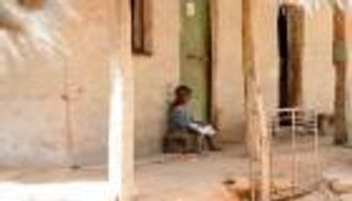 دراسة: الفقر يحدّ من نمو الدماغ.. والأمل في القراءة