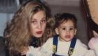 بصورة ورسالة.. نور عمرو دياب تحتفل بعيد ميلاد شيرين رضا