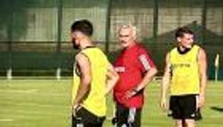 بـ3 مفاجآت.. حسام عوار يكسب قلب مورينيو في روما