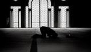 حكم الجمع بين الصلوات بدون عذر لمن فاتته.. دار الإفتاء المصرية تُجيب