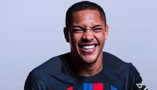 فيتور روكي لاعب برشلونة الجديد