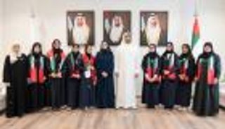 سارة الأميري تكرّم فريق الإمارات الفائز في المسابقة العلمية بالكويت