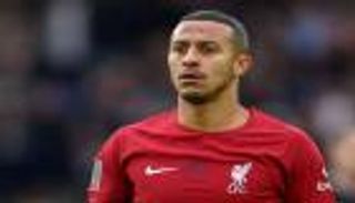 بسبب ثورة ليفربول.. هل يعود تياغو ألكانتارا إلى برشلونة؟