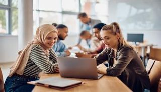 أفضل منح دراسية بعد الإعدادية