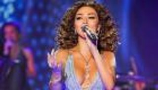 ميريام فارس على الشاطئ.. إطلالة بالمايوه ونكهة البطيخ (صور)