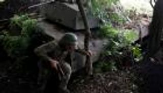 "فخاخ الروس" وأدرينالين القتال.. جنود أوكران يشيخون على الجبهات