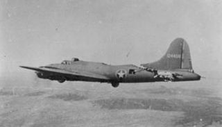 الطائرة الأمريكية التي تضررت خلال الحرب العالمية الثانية