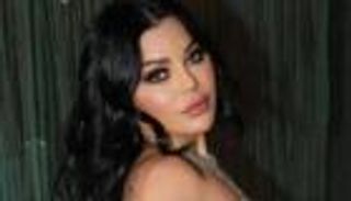 هيفاء وهبي جريئة في أحدث ظهور.. فستان من "ورق المرايا الفضية"