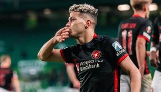 إمام عاشور لاعب ميتيلاند الدنماركي