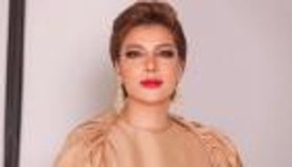 فتاة تضع أصالة في ورطة سياسية.. ما علاقة "علم العراق"؟