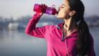 نقص السوائل في الجسم.. الأسباب والأعراض وأهم نصائح الوقاية