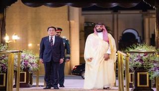 ولي العهد السعودي يستقبل رئيس وزراء اليابان