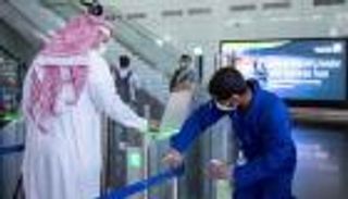هل تمنع عمليات التجميل السفر من وإلى السعودية؟