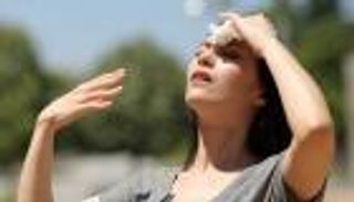 انفجارات شمسية فوق رأسك اليوم.. هكذا تحمي نفسك من الخطر