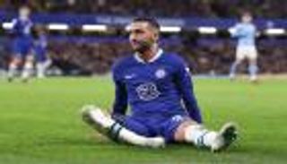 طوق نجاة من فرنسا وإيطاليا.. هل ينتشل حكيم زياش من جحيم تشيلسي؟