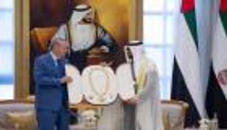 محمد بن زايد يمنح أردوغان وسام زايد.. أعلى تكريم إماراتي لقادة الدول