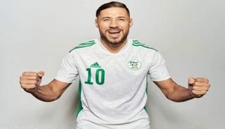 يوسف بلايلي نجم منتخب الجزائر 