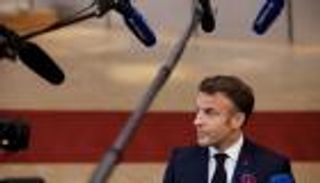 تعديل وزاري بفرنسا.. 8 وافدين جدد وحضور "عربي" بحكومة بورن