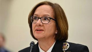 الأدميرال ليزا فرانشيتي المرشحة لرئاسة البحرية الأمريكية