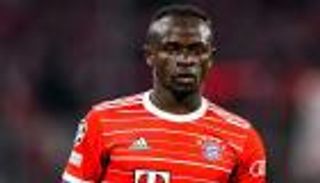 "تقتلني كل يوم".. ماني "الغاضب" يخرج عن صمته بشأن مستقبله (فيديو)