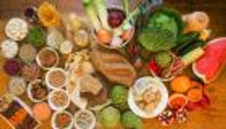 أطعمة تدعم البكتيريا المفيدة بالجسم.. دراسة تحدد الخمسة الأوائل