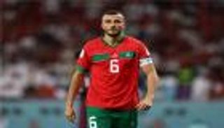 بعد 13 عاما.. قائد المغرب يغادر الملاعب الأوروبية 