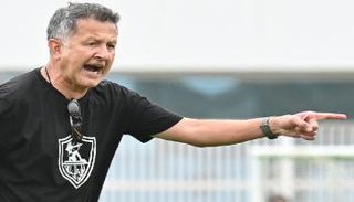 خوان كارلوس أوسوريو مدرب الزمالك