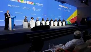 بوتين يلقي كلمة خلال قمة سوتشي