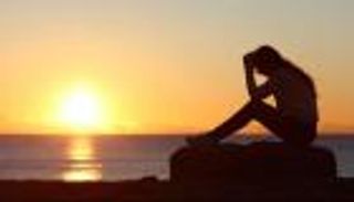 مرض نفسي يهدد الشباب بالخرف