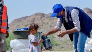 أحد العاملين في المجال الإنساني باليمن - أرشيفية