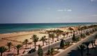 نقطة مضيئة في اقتصاد تونس المتعثر.. قفزة كبيرة بإيرادات السياحة