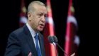 أردوغان يعزز "الخبرة الأمريكية" في المركزي التركي