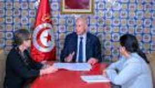 "الباغيت" خط أحمر.. قيس سعيد يطمئن التونسيين