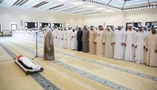 جانب من صلاة الجنازة على المغفور له الشيخ سعيد بن زايد آل نهيان