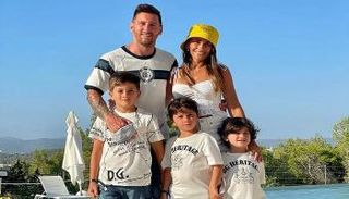 ميسي وعائلته 