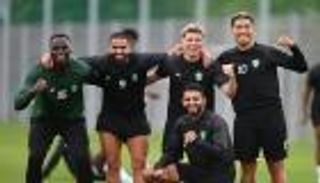 رياض محرز يستهل مشواره مع الأهلي السعودي بتحدٍّ مثير (فيديو)