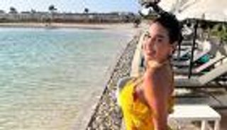 ياسمين صبري تقضي عطلتها بفستان مكشوف.. وجورجينا رودريغيز تظهر على الخط