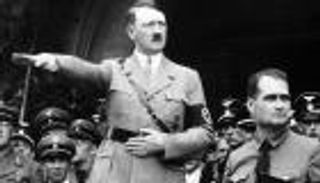 "مولود في مصر".. هل تعرض هتلر للخيانة من الصديق وكاتم الأسرار؟