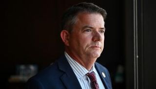 بيل غيتس في مكتبة بأريزونا