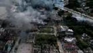 انفجار هائل بمستودع ألعاب نارية في تايلاند.. كل شيء تدمر (صور)