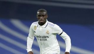 فيرلاند ميندي لاعب ريال مدريد
