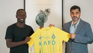 قميص ساديو ماني مع النصر