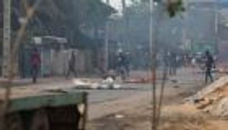 حل حزب المعارضة يشعل "جنة أفريقيا".. احتجاجات وقتلى