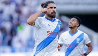 من مباراة الهلال والوداد في البطولة العربية