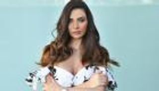 داليدا خليل.. من هي "حبيبة عمرو دياب الجريئة والمثيرة جدا"؟ (صور)