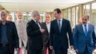 حمدين صباحي إلى جانب الأسد.. تقارب شعبي يتوج المسار الرسمي